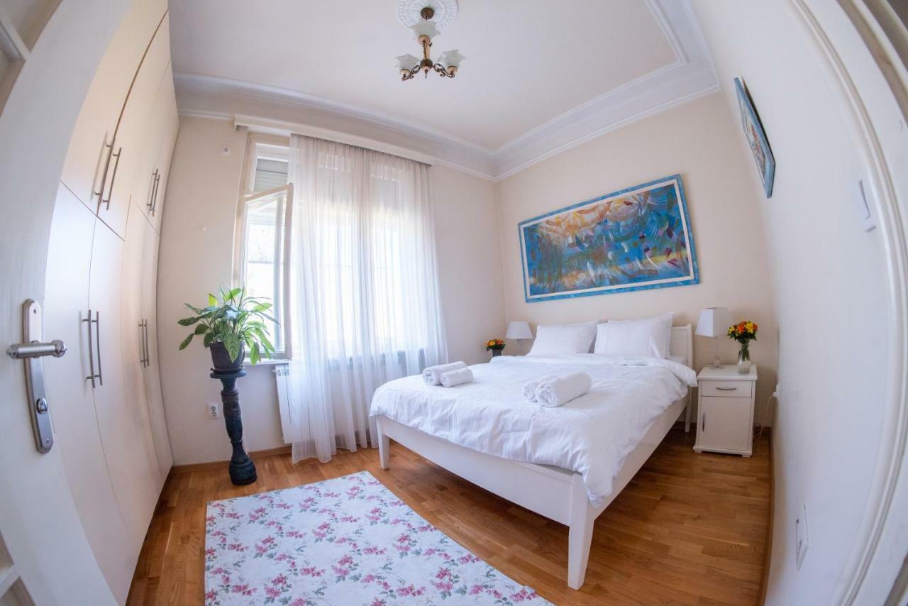 Crown Apartment With Garden View Belgrado Exterior foto