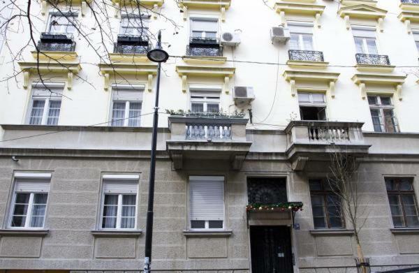 Crown Apartment With Garden View Belgrado Exterior foto